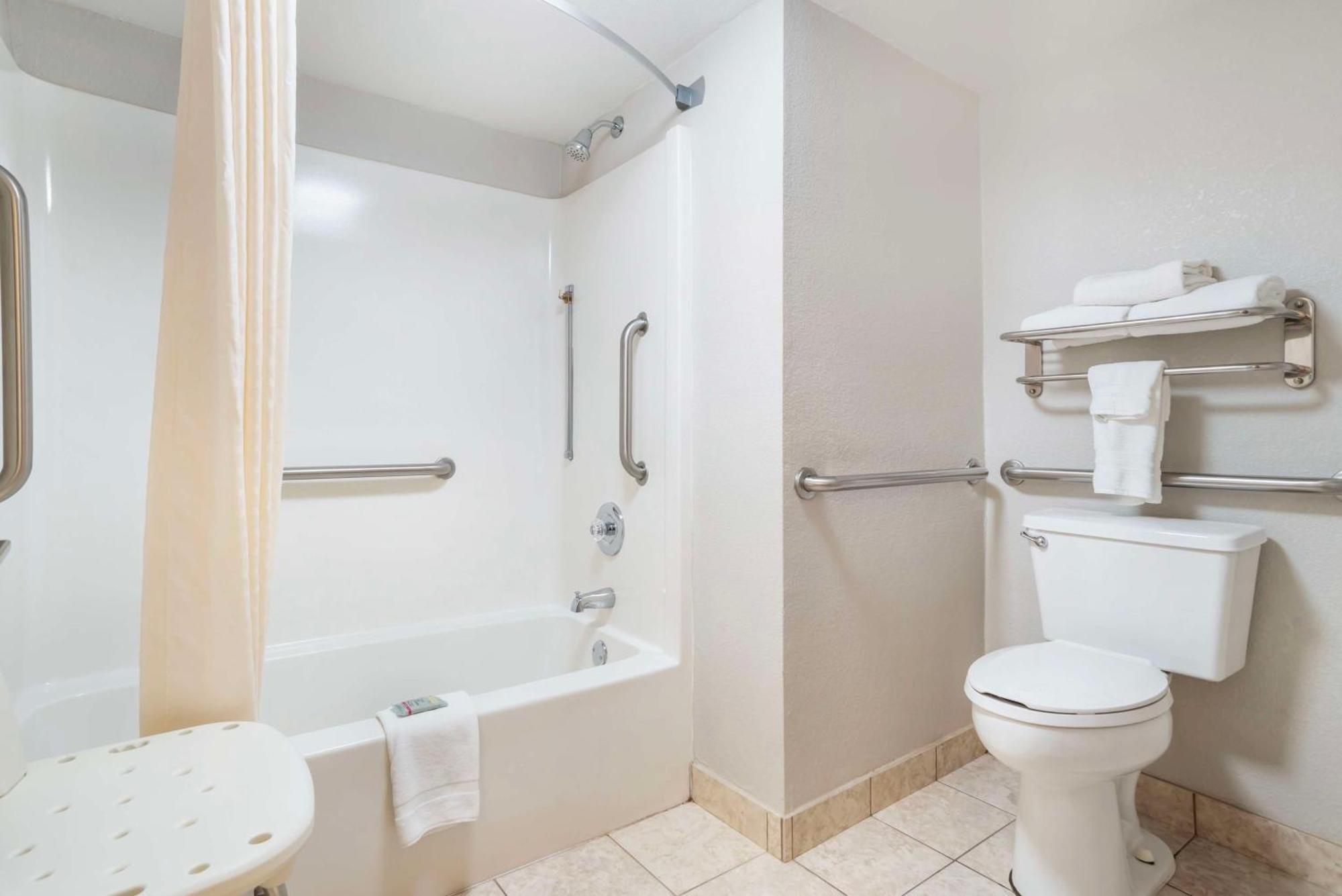 Best Western Andalusia Inn Εξωτερικό φωτογραφία